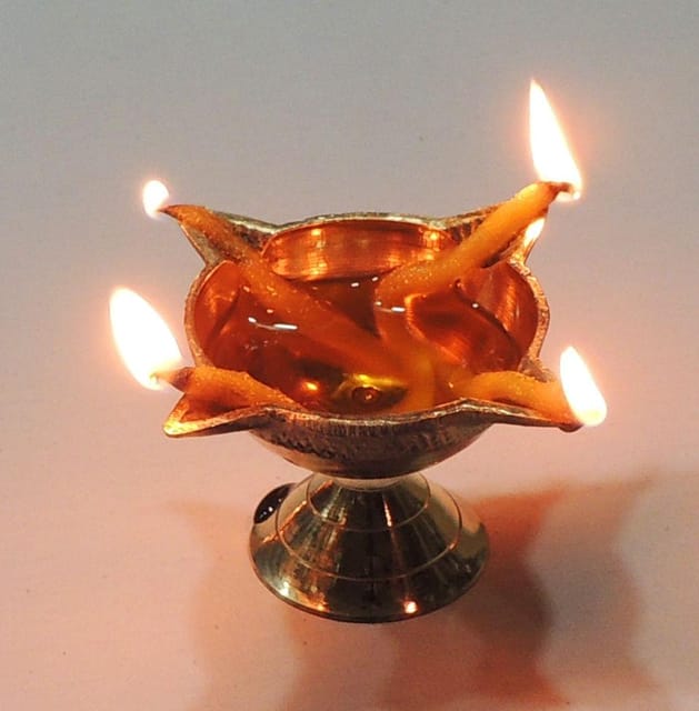 Brass Table Decor Oil Lamp Deepak 4 Wicks  - 2.1*0.8*1.5 inch (F633 B)