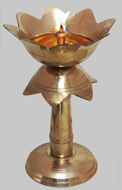 Kamal Stand Deepak no. 3- 3.5*3.5*5.3 inch (F634 D)