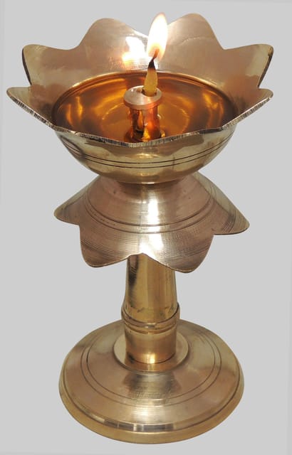 Kamal Stand Deepak No. 1- 2.8*2.8*3.9 inch (F634 B)