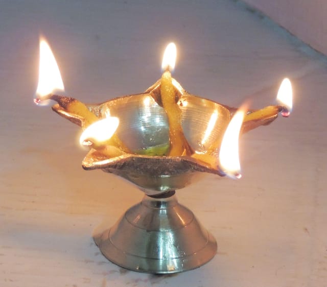 Panch Mukhi Deepak No. 2  - 3.4*3.4*2.4 inch (F663 E)