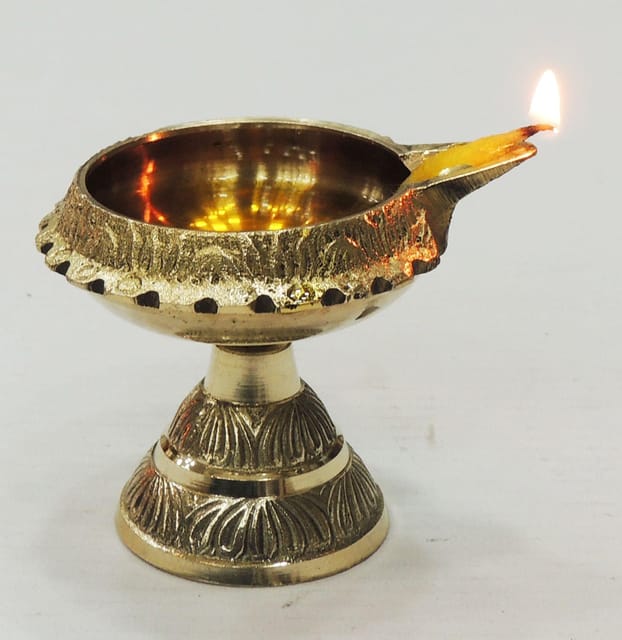 Stand Kuber Deepak No. 2 - 3*2.5*2.4 inch (Z194 D)