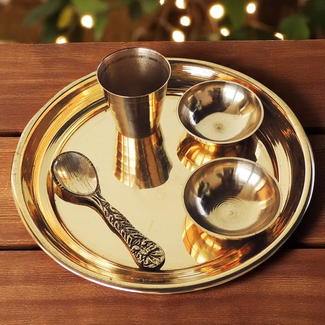 Brass Laddu Gopal Thali Set - 4.5*4.5*1.1 inch (Z461 D)