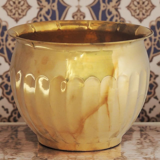 Brass planter Pot Gamala Diameter 6.5 Inch weight 300 gm (F255) - 6.5*6.5*5 inch (F255)