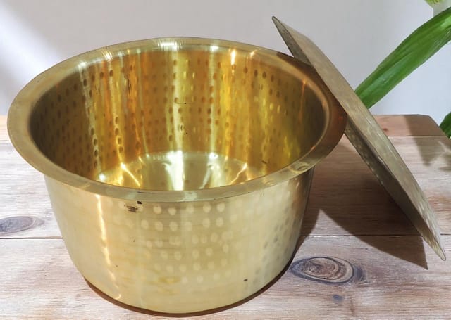 Brass Kitchen Purpose Bhagona With Lid, Capacity : 10.5 Liter - 13*13*7.2 Inch (Z637 K)