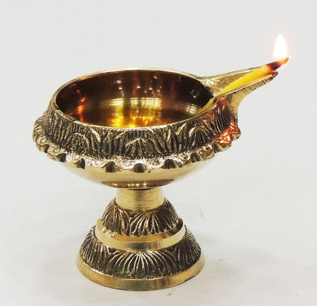 Stand Kuber Deepak No. 3- 3.3*2.7*2.6 inch (Z194 E)