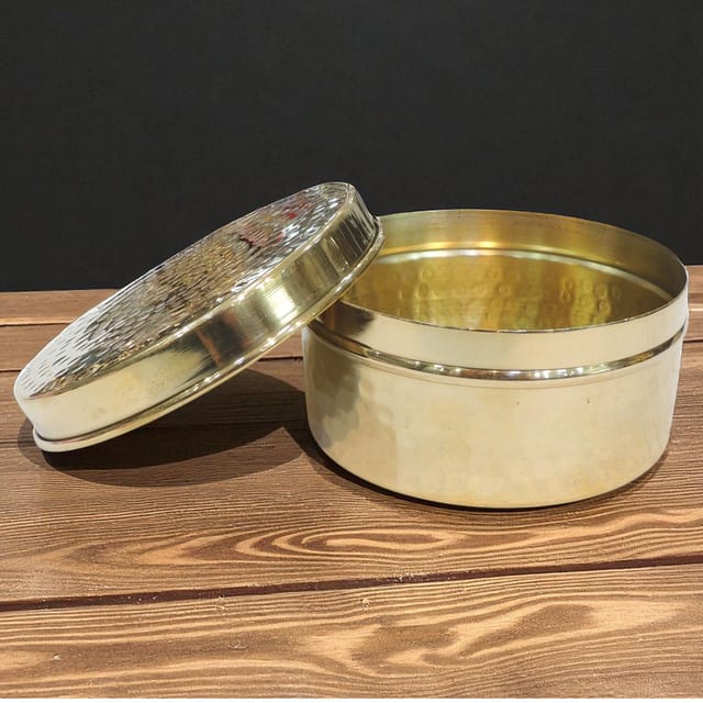 Brass Laddu Box - 4.5*4.5*2.2 Inch (Z645 C)