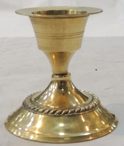 Brass Candle Stand - 2*2*2 Inch (Z510 C)