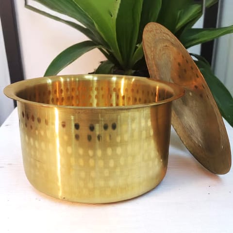 Brass Kitchen Purpose Bhagona With Lid, Capacity : 6.5 Liter - 11.5*11.5*6.7 Inch (Z637 H)