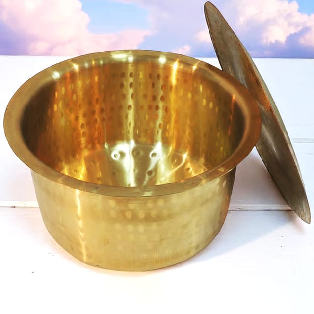 Brass Kitchen Purpose Bhagona With Lid, Capacity : 5.5 Liter - 11*11*6 Inch (Z637 G)