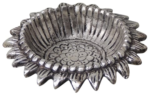 Aluminium Showpiece Suraj Deepak, Oil Lamp - 2.7*2.7*0.6 Inch (AS268 E)