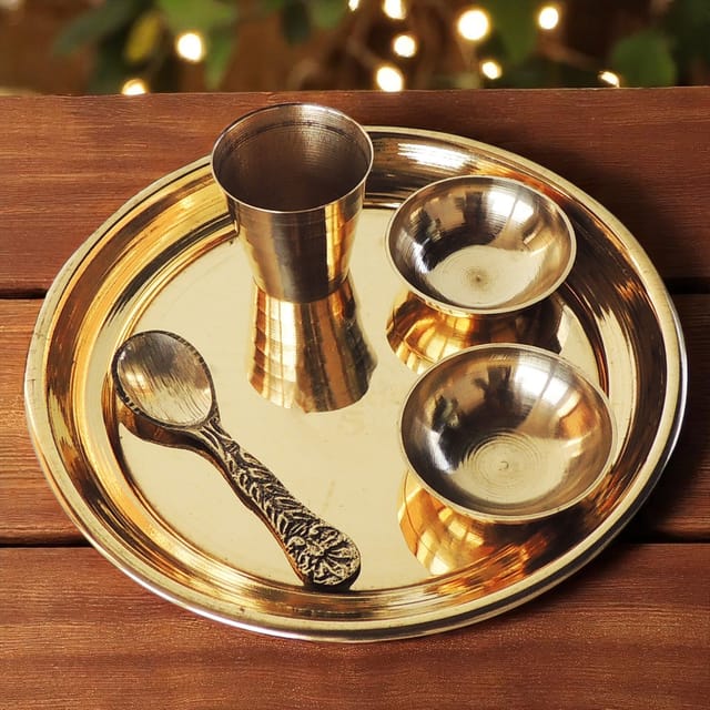Brass Laddu Gopal Thali Set - 4.5*4.5*1.1 inch (Z461 D)